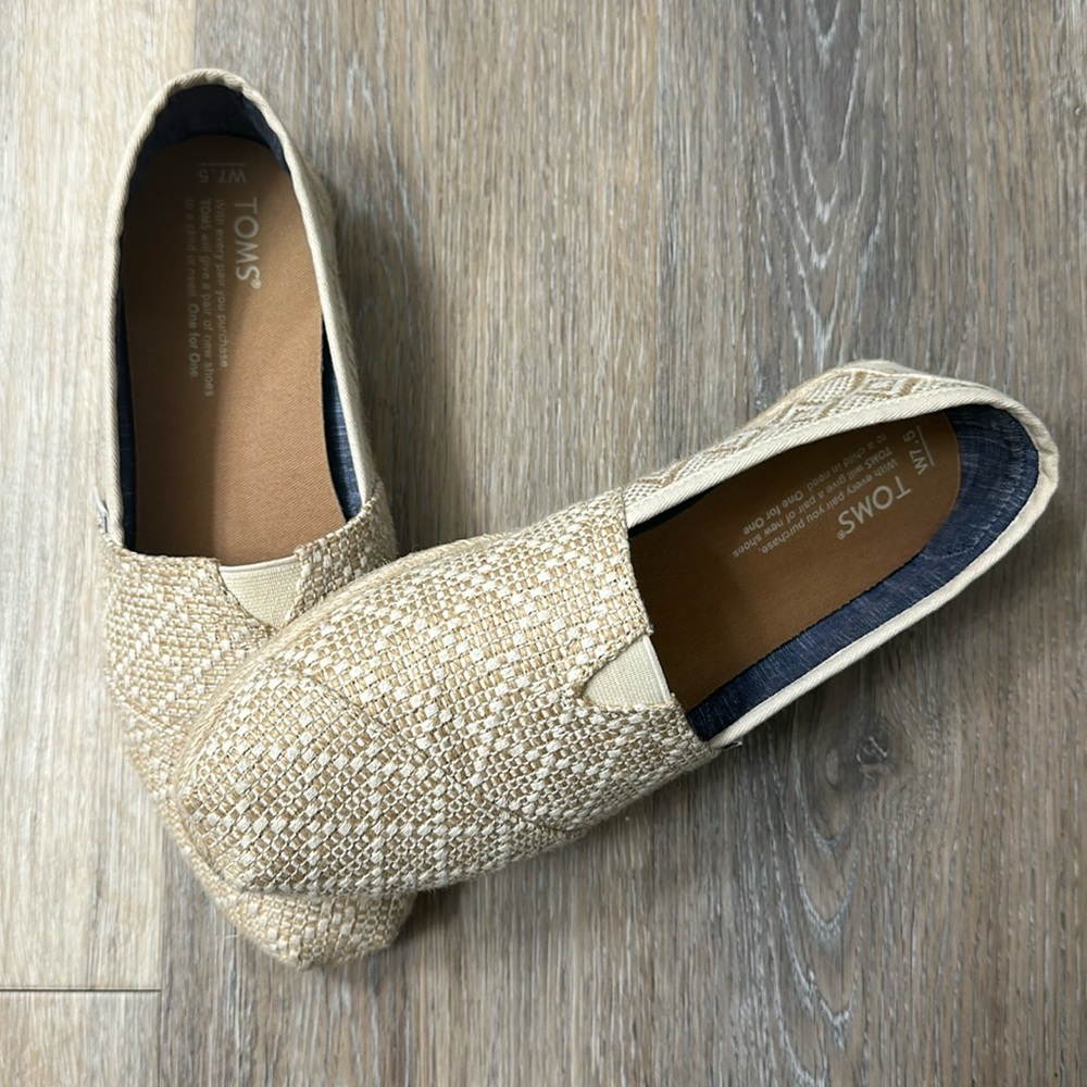 Toms slip on shoes